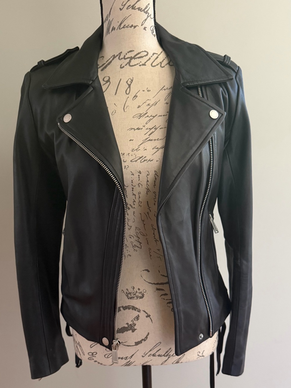 BCBGeneration Black Lamb Leather Moto/Biker Jacket. Women's Size: M.